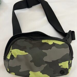 Lululemon belt bag